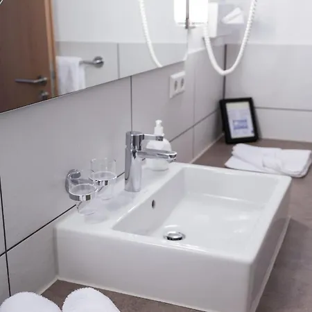 加尔尼布鲁格酒店 3* 林道